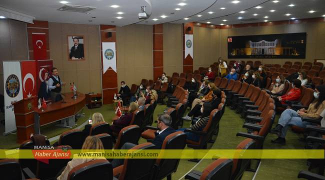 Salihlili kadınlar kitap atölyesinde buluştu