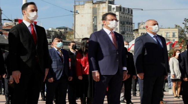 İmamoğlu, 23 Nisan&#039;ın 101&#039;inci yıl dönümünde Taksim&#039;deydi