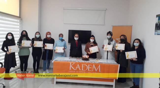 KADEM Kitap Okuma Atölyesi ile geleceğe ışık tutuyor