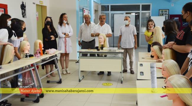 Öğrenciler işin püf noktalarını profesyonellerden öğreniyor