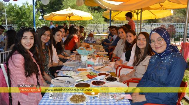 Doğru Cevap’tan öğrencilere moral