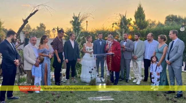 ÜNLÜ OYUNCU MANİSA&#039;DA NİKAH KIYDI