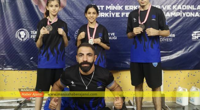 Manisalı boksörlerden 3 Türkiye derecesi