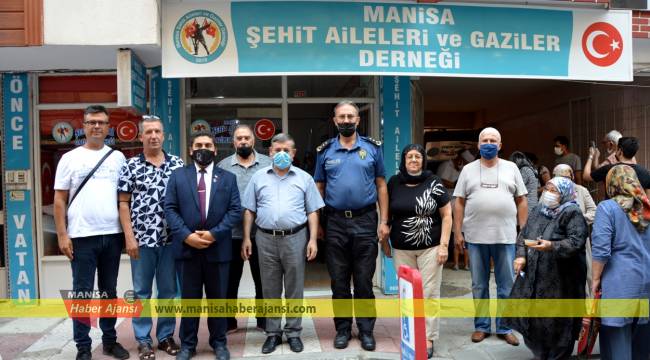 Şehit Aileleri ve Gaziler Derneği’nden şehitlerin anısına aşure hayrı
