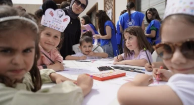 Yunusemre'de 23 Nisan Coşkuyla Kutlandı: Çocuklar Hem Eğlendi Hem Öğrendi