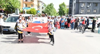 YUNUSEMRE’DEN ATA’YA SAYGI YÜRÜYÜŞÜ