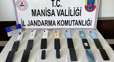 MANİSA'DA KAÇAK TELEFON SATAN  İŞYERİNE BASKIN ! 1 GÖZALTI