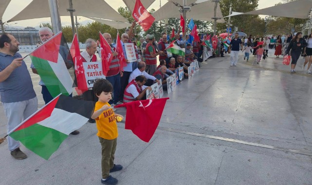 İZMİR SAADET, SİYONİST KATLİAM BİTENE KADAR HER HAFTA MEYDANDA