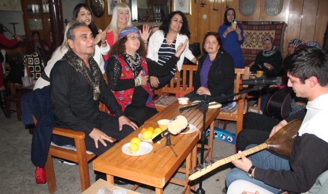 Candost Doğaseverler Grubu, Taş Mektep&#039;te Coşkulu Bir Şiirli ve Türkülü Gece Düzenledi