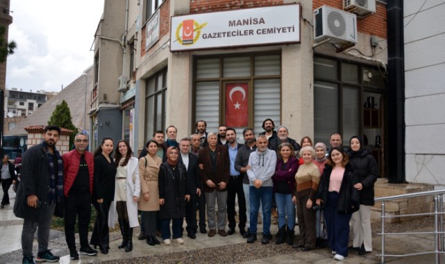 Manisa Gazeteciler Cemiyeti Başkanı Önder Aydın, görevi Ali Filizkan’dan devraldı.
