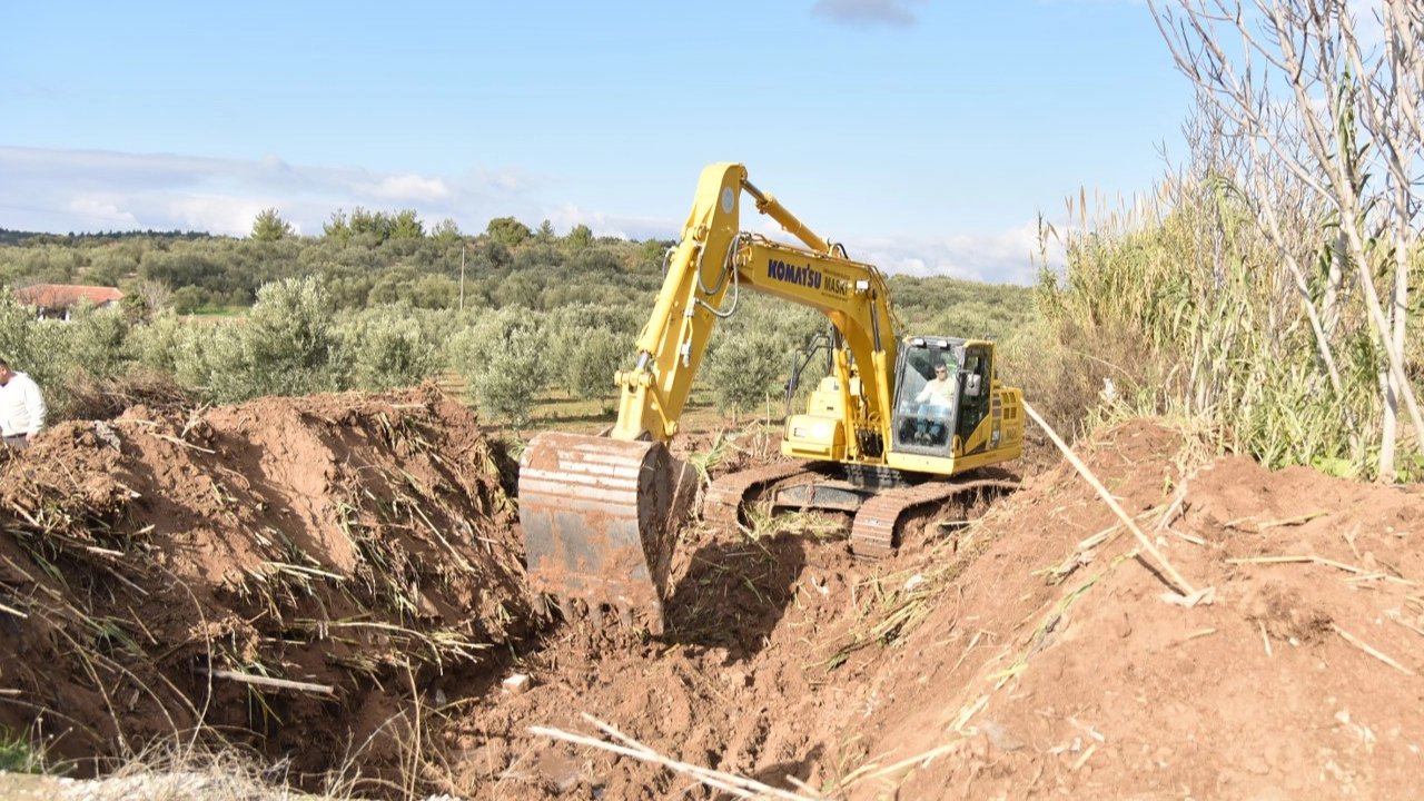 Manisa Büyükşehir 10 yıldır temizlenmeyen derelere el attı