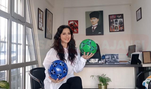 Sömestr Tatilinde Kitap Okuyan Öğrencilere Futbol Topu Hediyesi