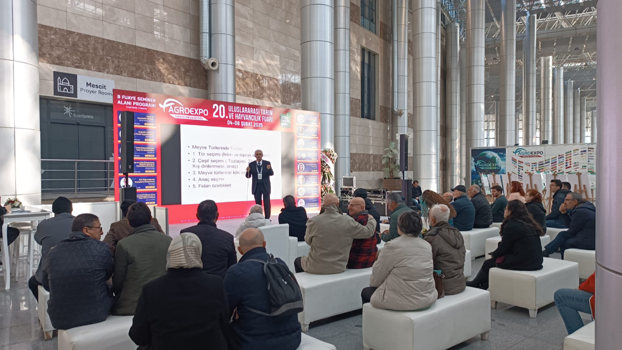 Yunusemreli Çiftçiler Tarımdaki Yenilikleri Takip Ediyor