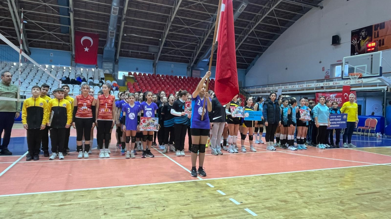 Manisa’da Okul Sporları Voleybol Grup Müsabakaları Başladı