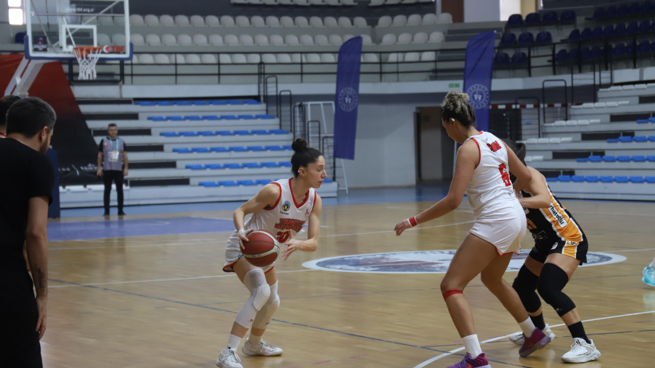 Turgutlu Belediyespor Kadın Basketbol Takımı Çanakkale’de