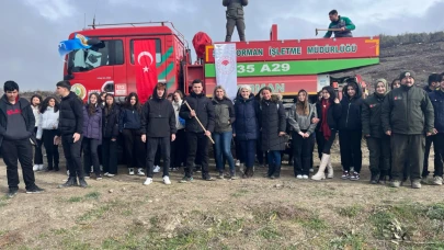 Soma Linyit Anadolu Lisesi Öğrencileri Ağaç Dikti