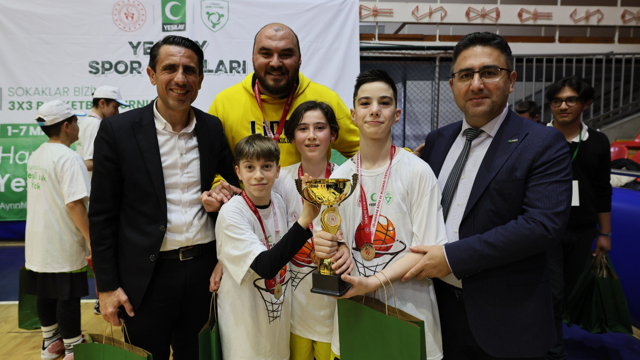 Manisa&#039;da &quot;Sokaklar Bizim 3x3 Basketbol Turnuvası&quot; Heyecanı
