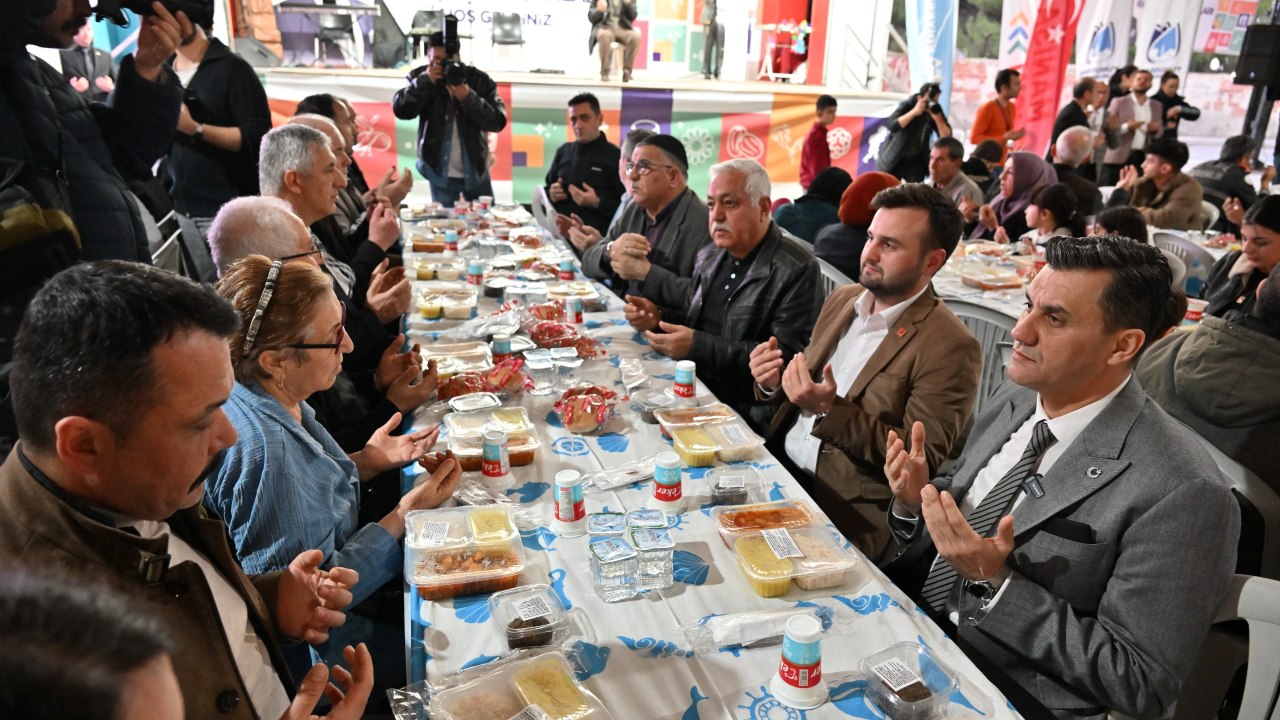 Büyükşehir’in İftar Sofrası Horozköy’de Gönülleri Buluşturdu