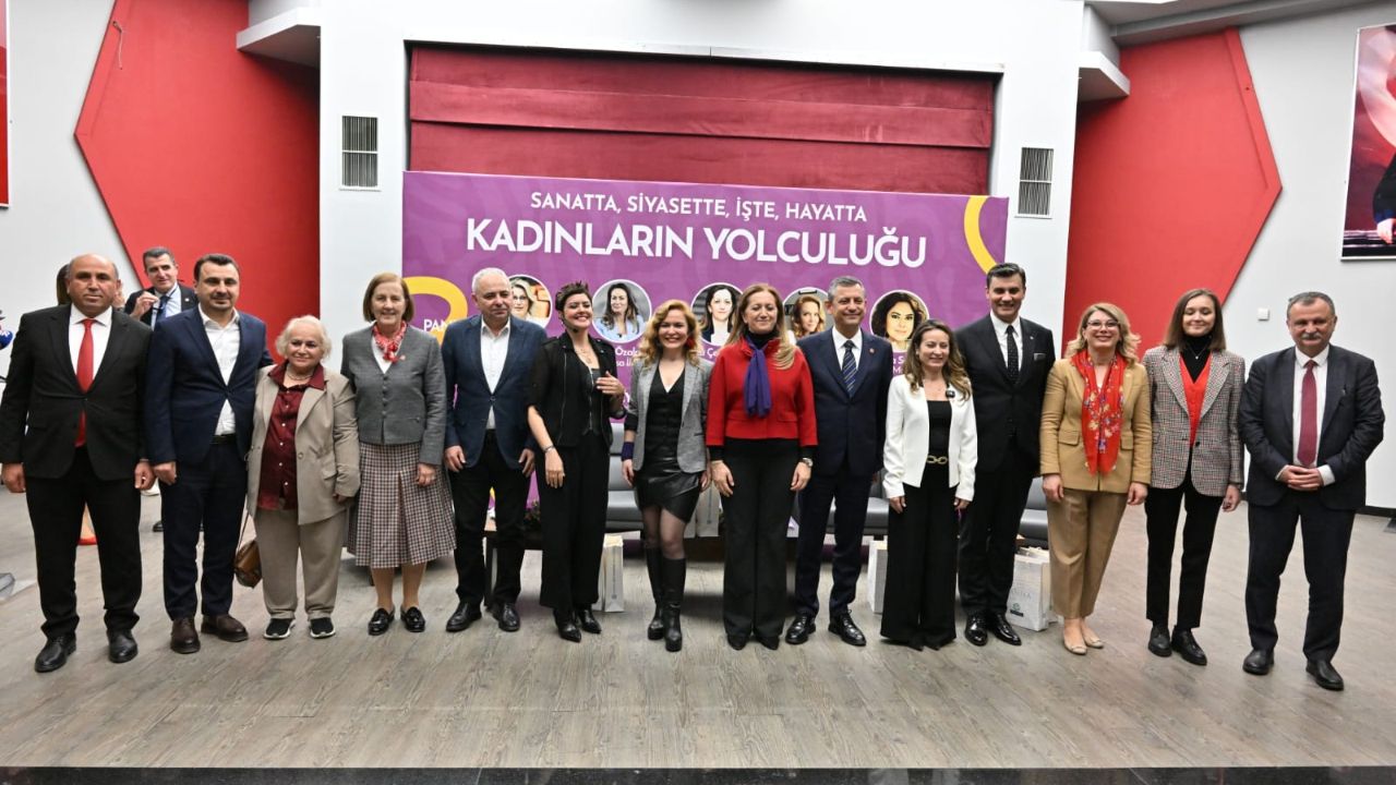 Manisa’da “Sanatta, Siyasette, İşte, Hayatta Kadınların Yolculuğu” Konuşuldu