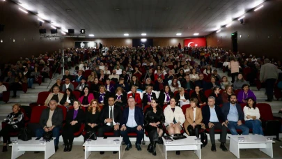 Edremit’te Sarıkız Efsanesi Müzikli Tiyatro ile Sahnelendi