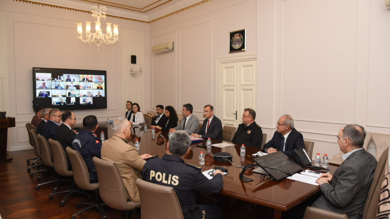 Manisa’da Sahipsiz Hayvanlarla İlgili Riskler ve Tedbirler Değerlendirildi