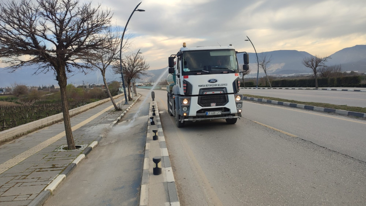 Manisa Büyükşehir’den CBÜ Kampüs Yolunda Bisiklet Yolu Yenileme Çalışması