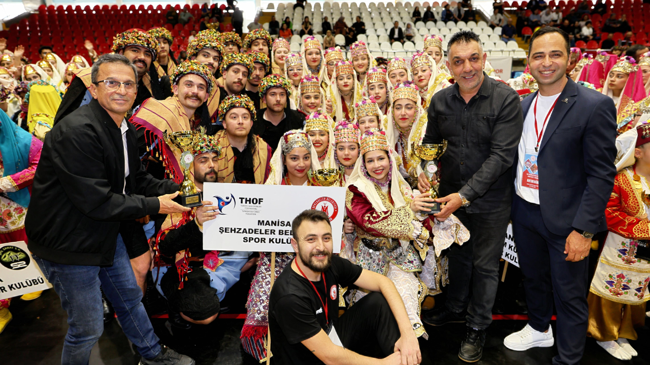 Şehzadeler Halk Oyunları Ekibi 3 Kategoride İl Birincisi Oldu!