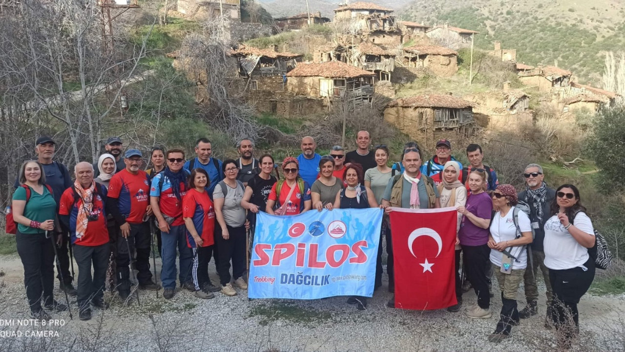 Spilos Dağcıları Hayalet Köy Lübbey ve Birgi’de Tarih ve Doğayla Buluştu