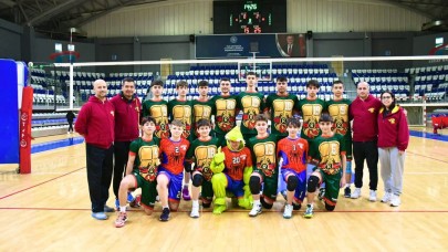 Akhisar İlçe Spor Kulübü Erkek Voleybol Takımı Türkiye Finallerinde