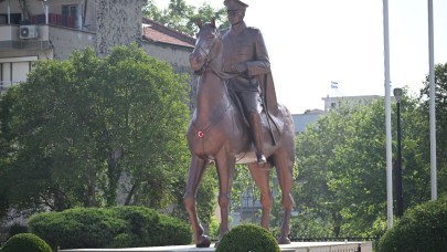 Atatürk Anıtı Yenilendi, Tören Alanı Modernleşti