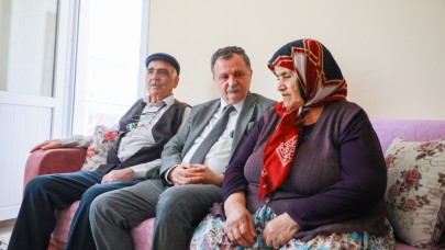 Yunusemre’den Şehit Annelerine Anlamlı Anneler Günü Ziyareti