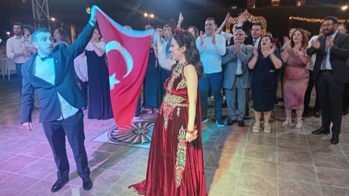 ÖZGE-OZAN ÖZKAN ÇİFTİ MUTLULUĞA "EVET" DEDİ