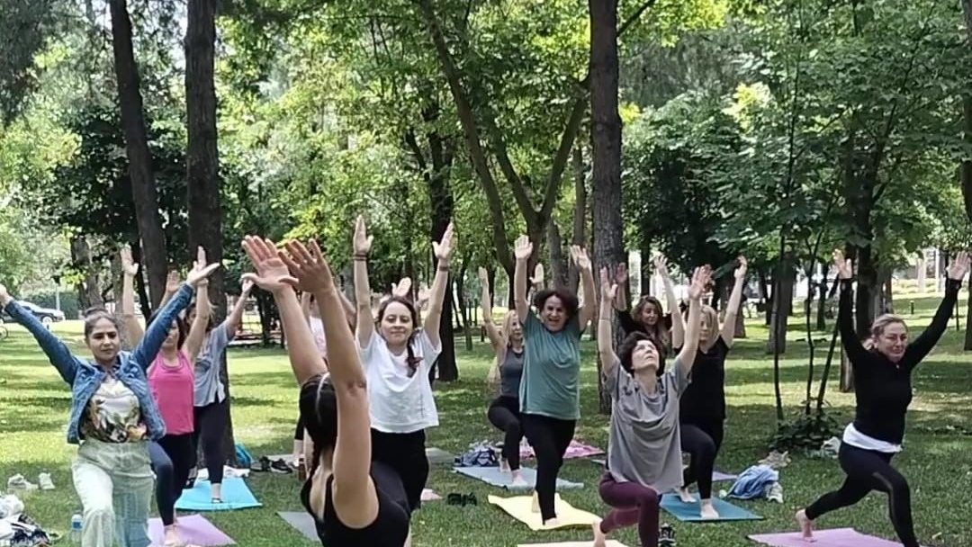 Eğitim-İş’ten Doğada Yoga ile Bütünleşme
