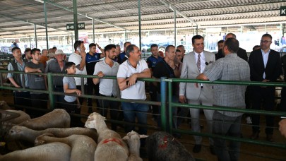 Başkan Zeyrek’ten Hayvan Borsası’na Bayram Ziyareti