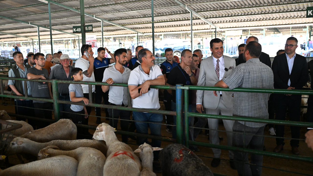 Başkan Zeyrek’ten Hayvan Borsası’na Bayram Ziyareti