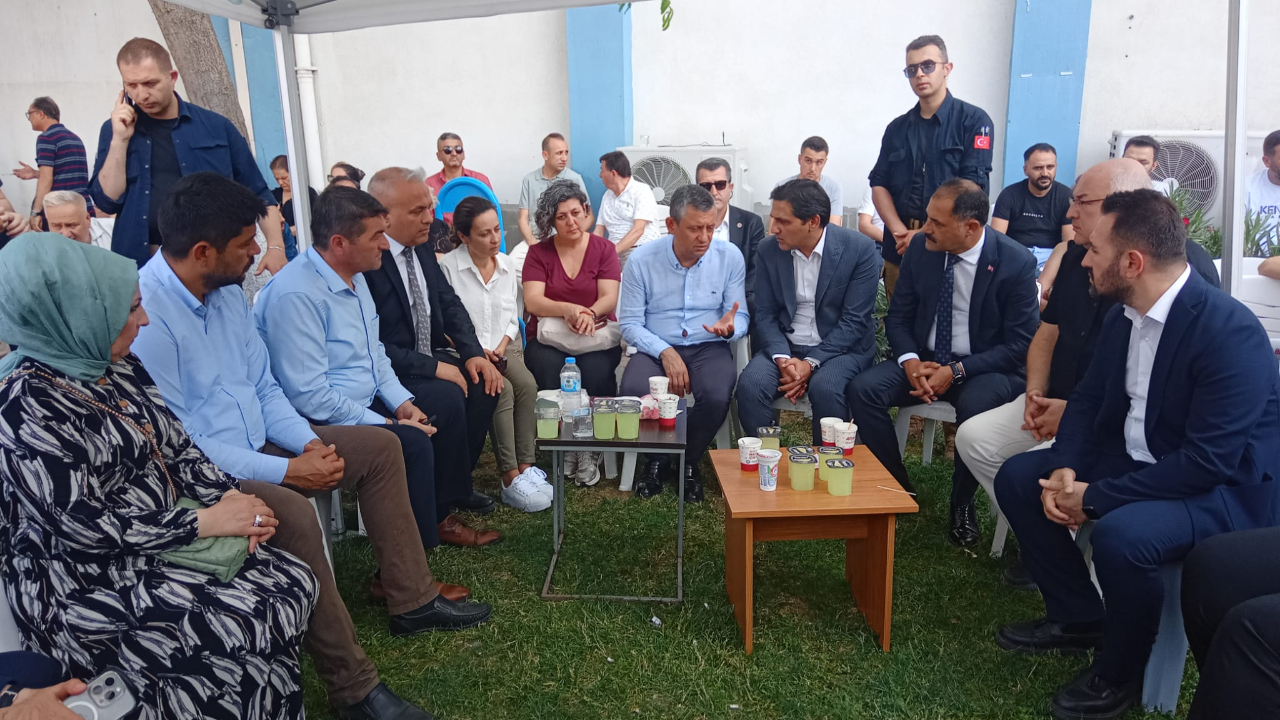 AK Partili Başkanlardan Özgür Özel’e Zeyrek Ziyareti