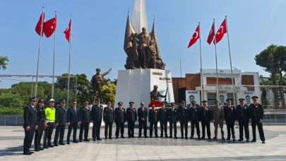 Manisa'da Jandarma Teşkilatı Cumhurıyet Meydanında