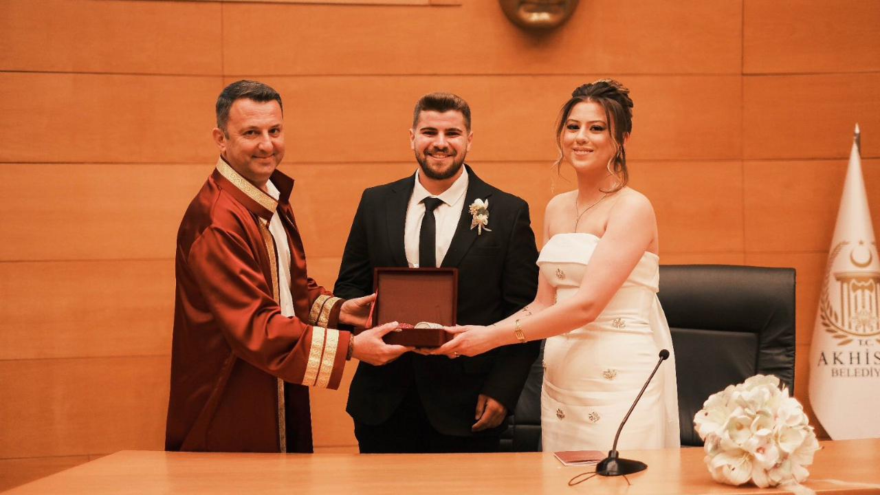 Başkan Ekrem Kayserili İlk Nikâhını Kıyarak Mutluluğa Ortak Oldu