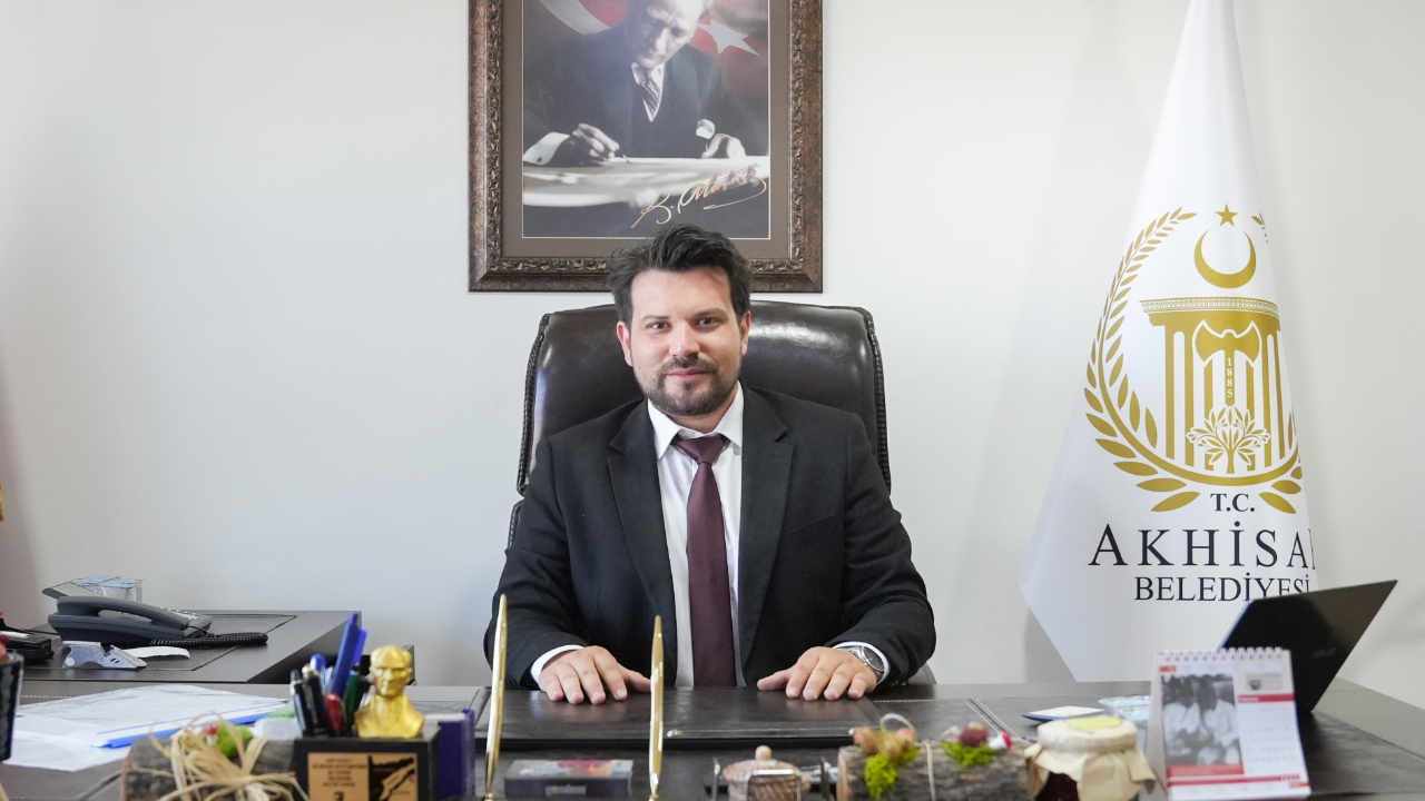 Akhisar Belediyesi’nde İkinci Başkan Yardımcısı Emre Okkalı Oldu