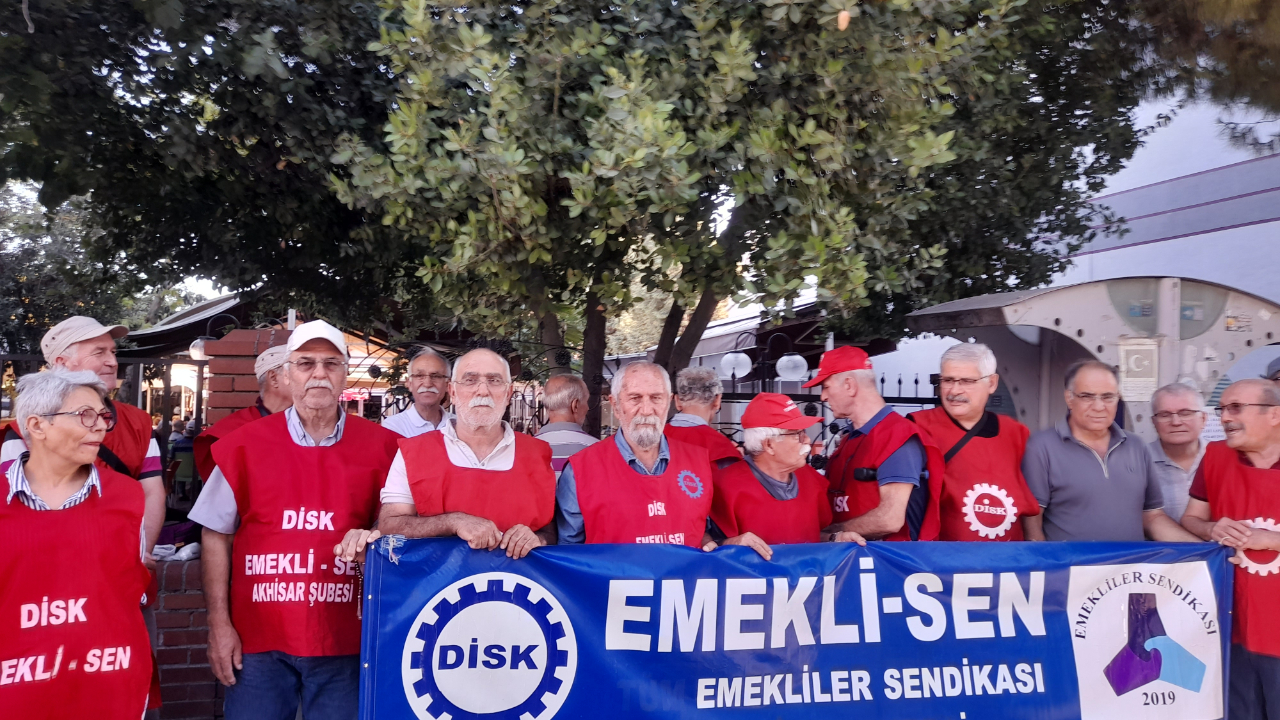 Emeklilerden Zam Tepkisi: “Kaynak Var, Zam Yok!”