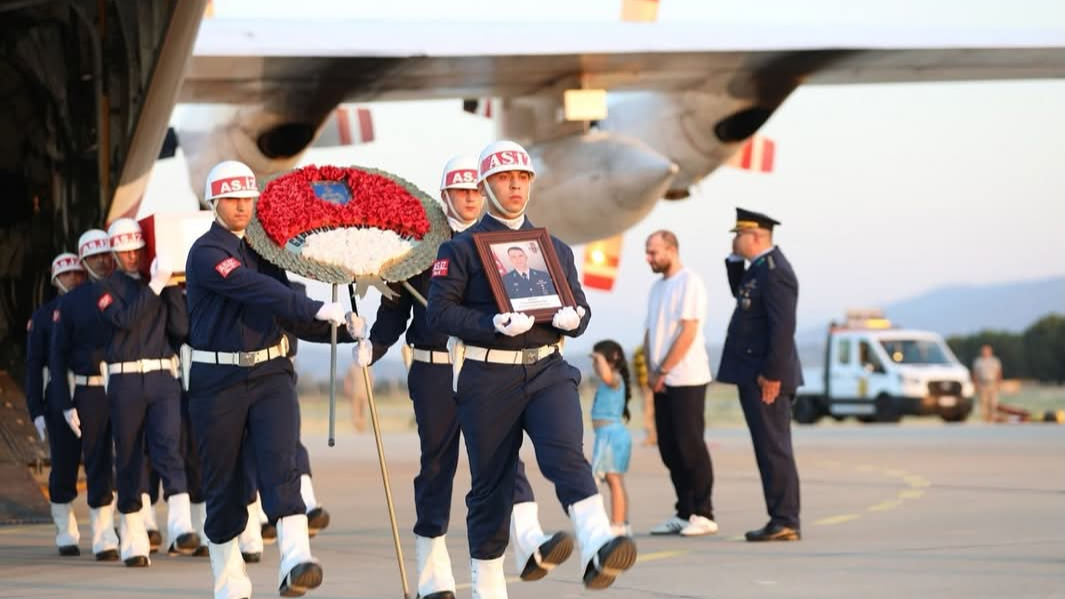 Akhisar, Şehit Fikret Mangura’yı Dualarla Karşıladı