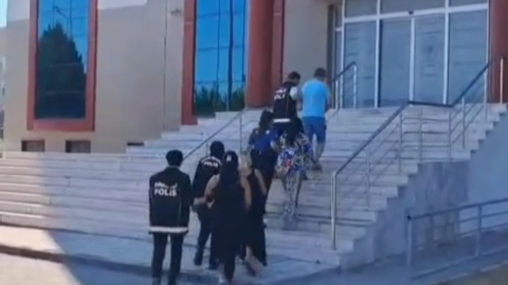 Akhisar’da Uyuşturucu Operasyonu: 3 Kişi Tutuklandı