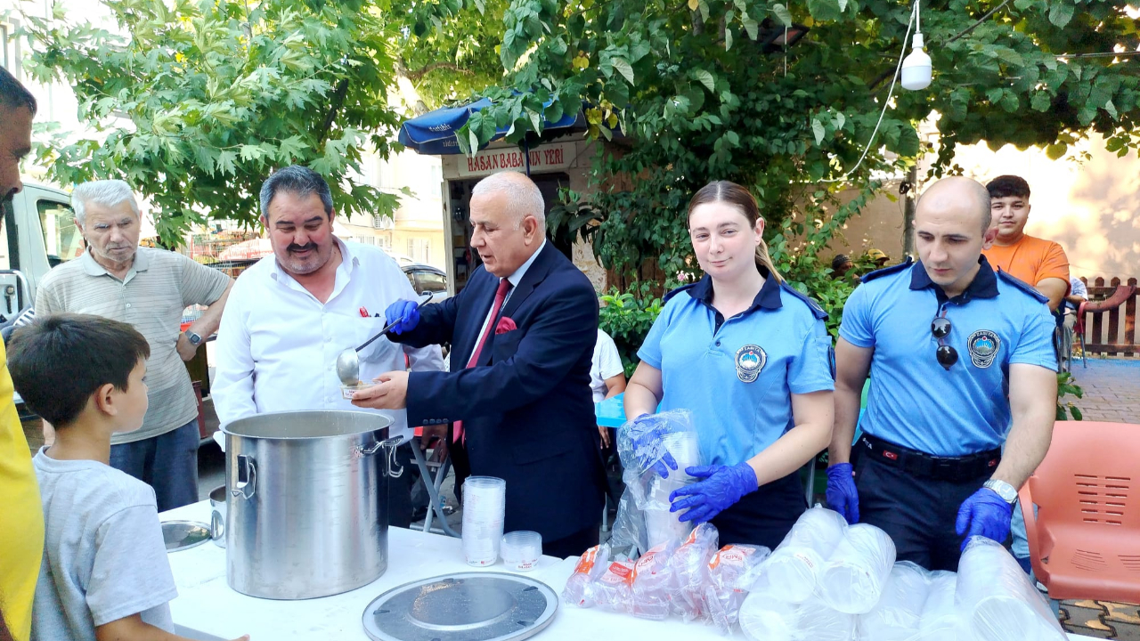 Yunusemre’de Muharrem Ayına Aşure İkramı