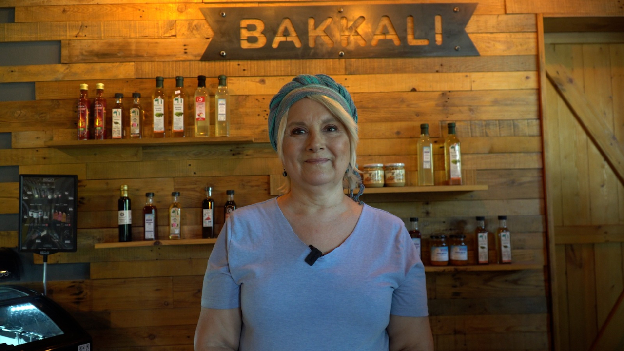 Efes Tarlası Bakkalı Kadın Emeğine Güç Katıyor