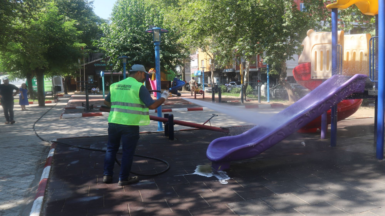 Turgutlu’da Parklara Yaz Temizliği Başlatıldı