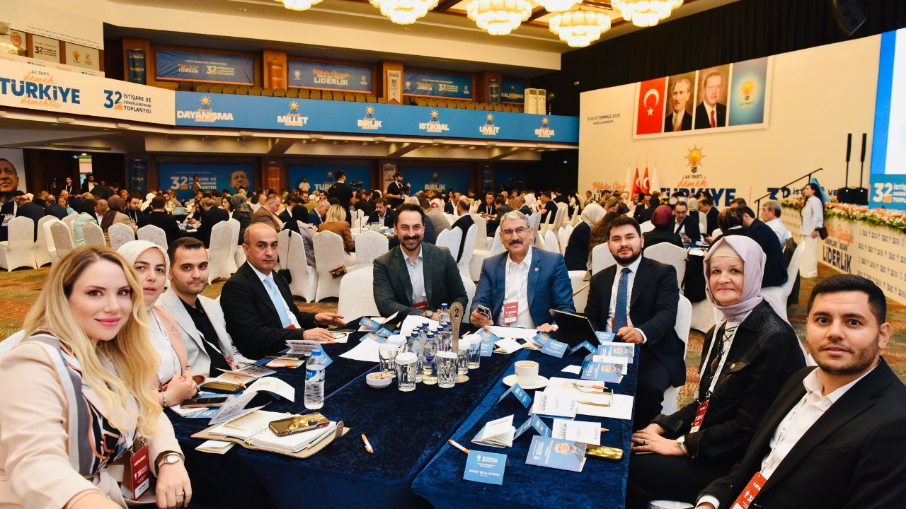 Mücahit Arınç: “Meclis Kapanıyor, Saha Açılıyor!”