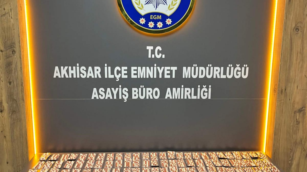 Akhisar’da Zehir Tacirine Darbe: 1835 Sentetik Hapla Yakalandı