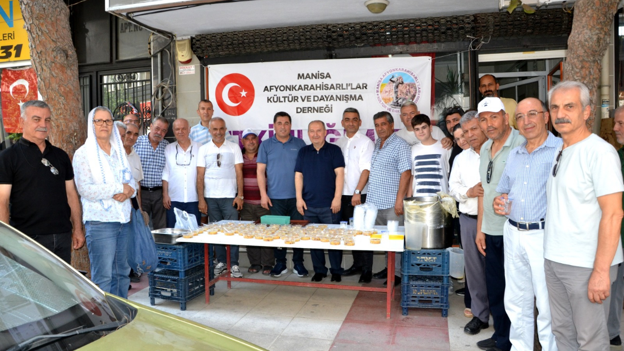 Manisa’da Afyonkarahisarlılar Derneği’nden 700 Kişilik Aşure Hayrı
