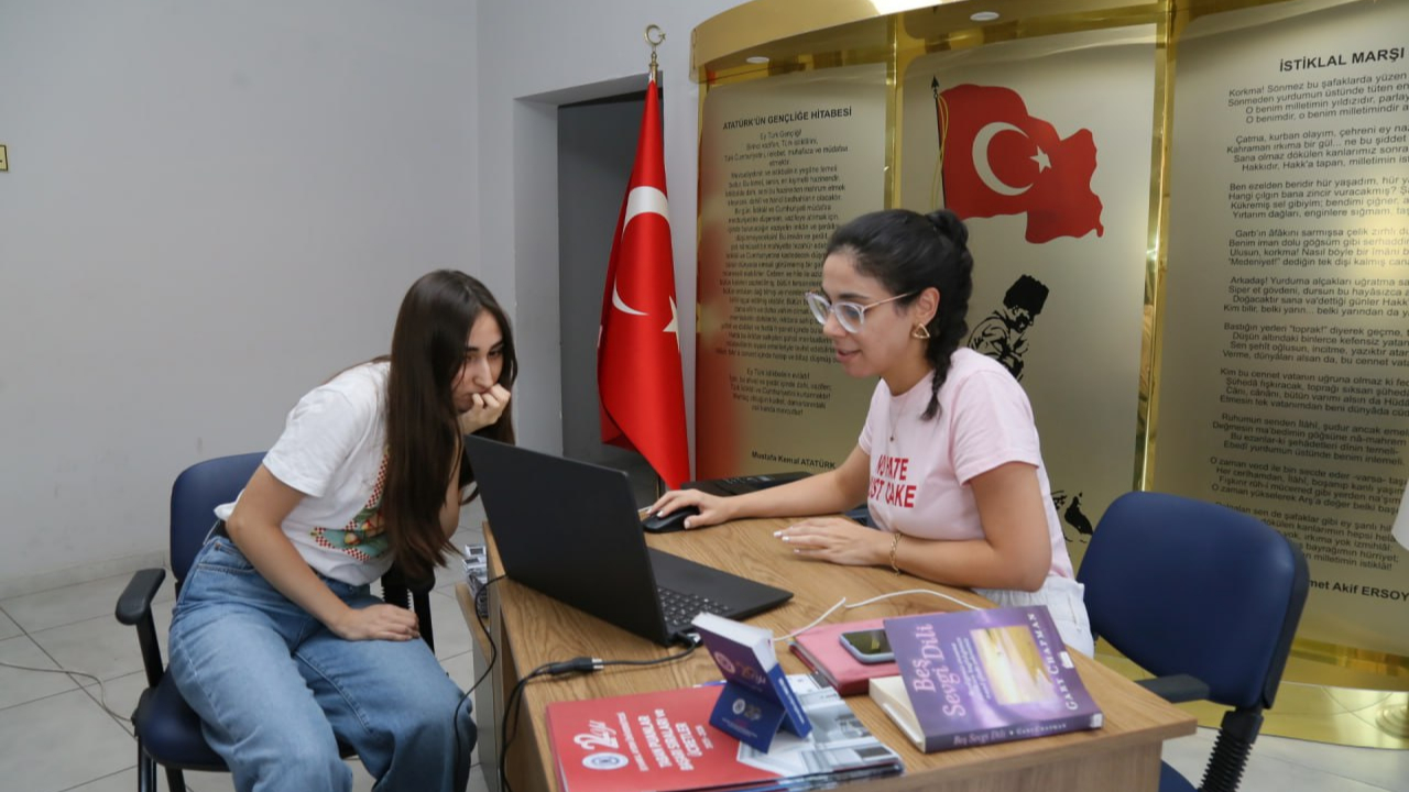 Edremit Belediyesi&#039;nden Üniversite Adaylarına Ücretsiz Tercih Desteği