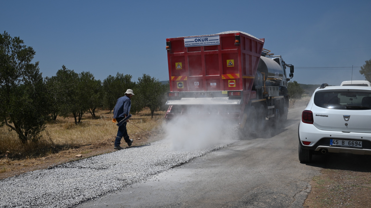 Manisa’nın Dört Bir Yanında Yol Seferberliği